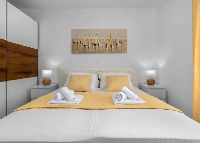 公寓 Cozy In With Wifi 克罗诺维察