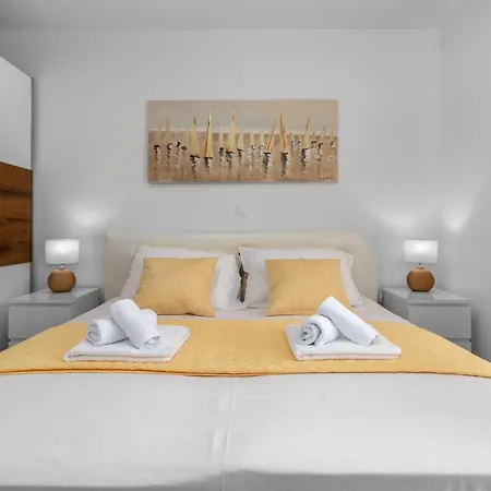 公寓 1 Bedroom Amazing In 克罗诺维察